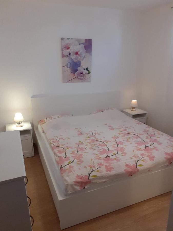 Charming In Apartment *