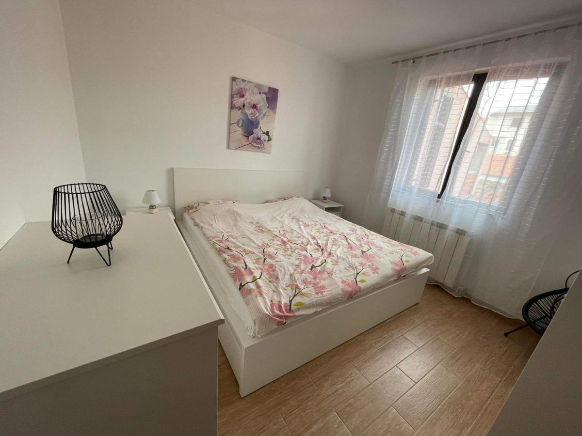 Apartment Charming In Pula